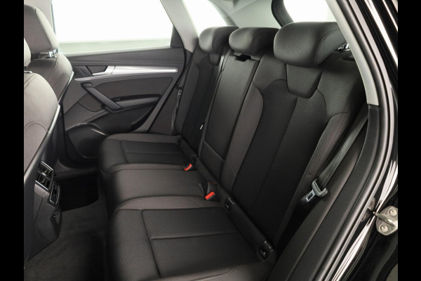 Audi Q5 45 TFSI quattro S edition 245pk S-tronic | Navigatie | Parkeercamera | Sportstoelen | 18 inch Lichtmetalen velgen | Parkeersensoren voor en achter