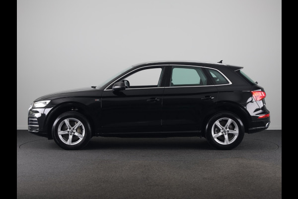 Audi Q5 45 TFSI quattro S edition 245pk S-tronic | Navigatie | Parkeercamera | Sportstoelen | 18 inch Lichtmetalen velgen | Parkeersensoren voor en achter