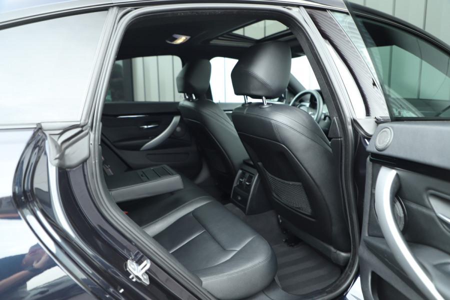BMW 4 Serie Gran Coupé 420i M-Sport | 184PK | Schuifdak | Head-up | Keyless-go | Harman/Kardon | Stuurwielverw. | Leder | NL-Auto | 2019.