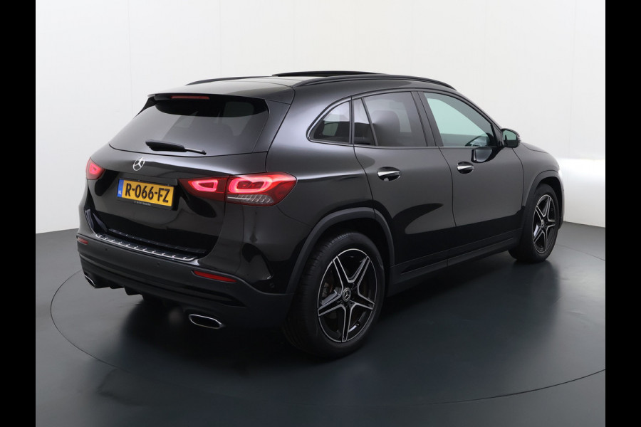 Mercedes-Benz GLA 180 AMG line | Pano Memory Multibeam Keyless