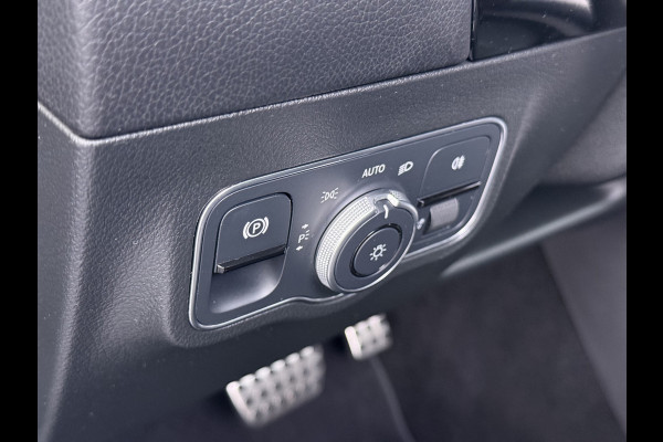 Mercedes-Benz GLA 180 AMG line | Pano Memory Multibeam Keyless