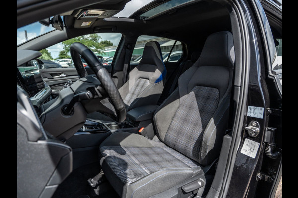 Volkswagen Golf 1.4 eHybrid 245PK GTE | Matrix | Pano | Camera | Trekhaak