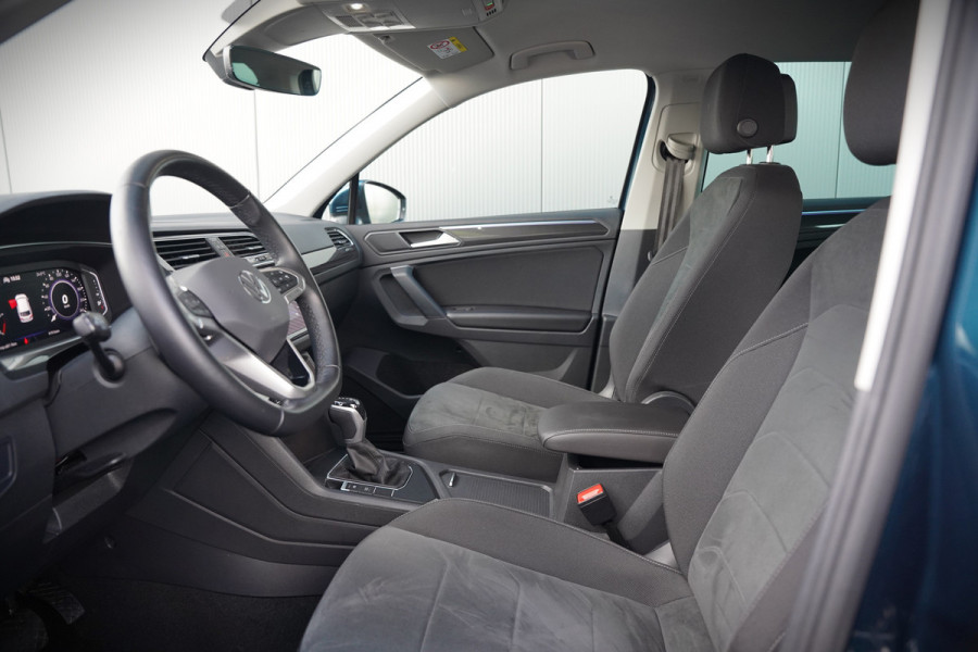Volkswagen Tiguan 1.4 TSI eHybrid Elegance Business | Stoelverwarming | Stuurverwarming | iQ Light | Adaptive Cruise Control | Trekhaak | Apple Carplay | Navigatie | Camera | SOH 84%