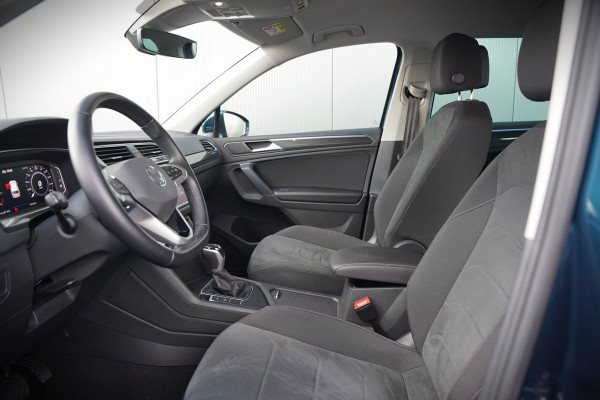 Volkswagen Tiguan 1.4 TSI eHybrid Elegance Business | Stoelverwarming | Stuurverwarming | iQ Light | Adaptive Cruise Control | Trekhaak | Apple Carplay | Navigatie | Camera | SOH 84%