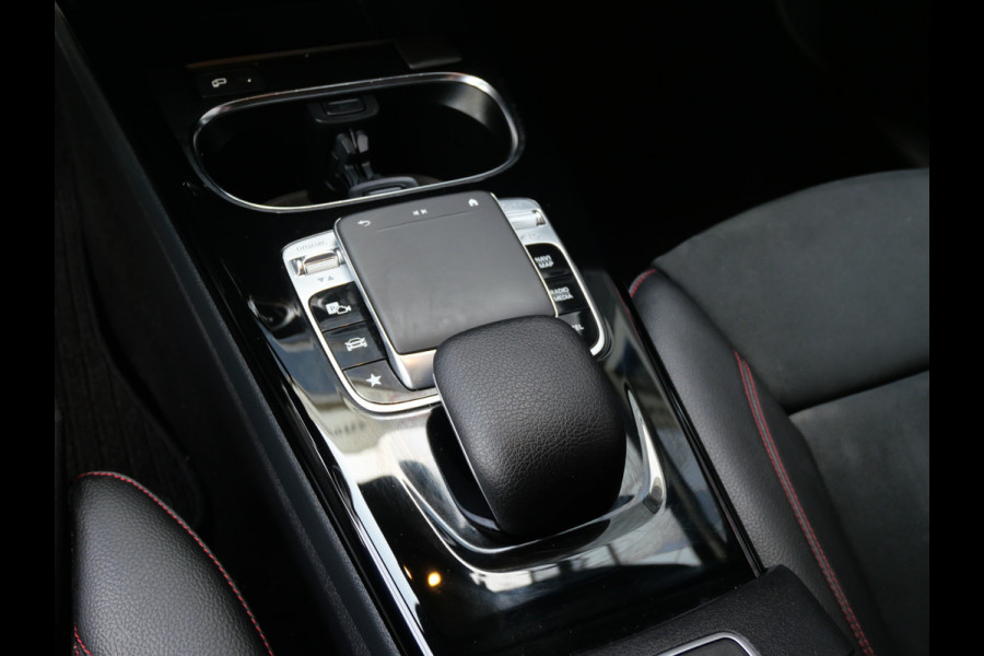 Mercedes-Benz A-Klasse 250 AMG NIGHT EDITION | AUTOMAAT | CAMERA | DIAMOND GRILL | 224 PK!!