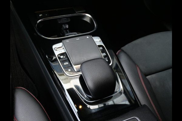 Mercedes-Benz A-Klasse 250 AMG NIGHT EDITION | AUTOMAAT | CAMERA | DIAMOND GRILL | 224 PK!!