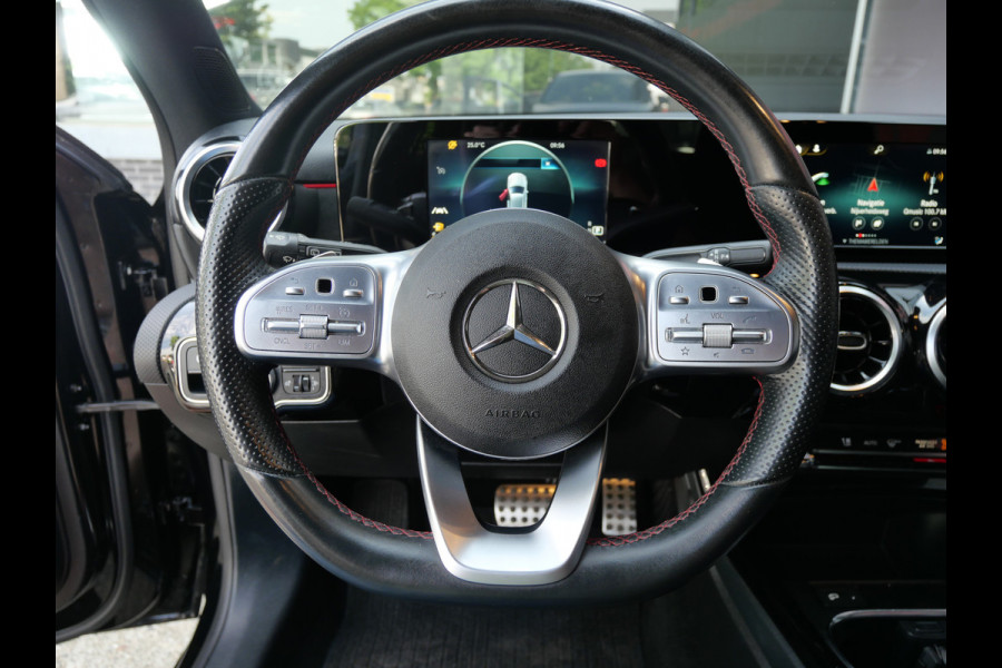 Mercedes-Benz A-Klasse 250 AMG NIGHT EDITION | AUTOMAAT | CAMERA | DIAMOND GRILL | 224 PK!!