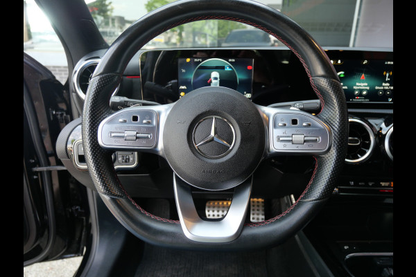 Mercedes-Benz A-Klasse 250 AMG NIGHT EDITION | AUTOMAAT | CAMERA | DIAMOND GRILL | 224 PK!!