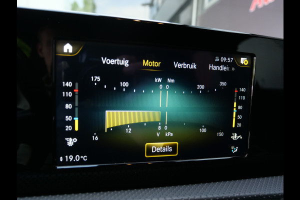 Mercedes-Benz A-Klasse 250 AMG NIGHT EDITION | AUTOMAAT | CAMERA | DIAMOND GRILL | 224 PK!!