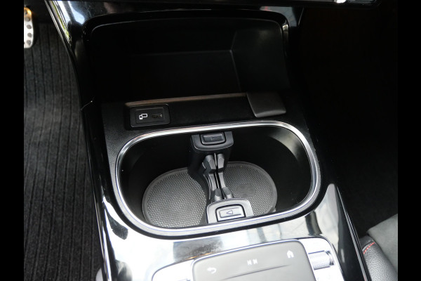 Mercedes-Benz A-Klasse 250 AMG NIGHT EDITION | AUTOMAAT | CAMERA | DIAMOND GRILL | 224 PK!!