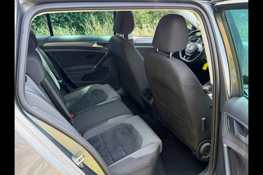 Volkswagen Golf Variant 1.5 TSI Comfortline Business | Automaat + Camera + Trekhaak Nu € 11.975,-!!!