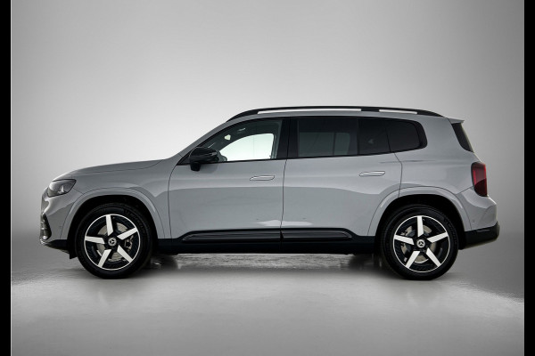 Mercedes-Benz Glb 200 Business Solution AMG 7p. 58 kWh | Premium Plus pakket | Winterpakket | Nightpakket | Parkeerpakket | Trekhaak | Sportstoelen | GUARD 360° | Vast panoramadak | Burmester® 3D surround sound system | 19” vijfspaaks AMG-velgen |