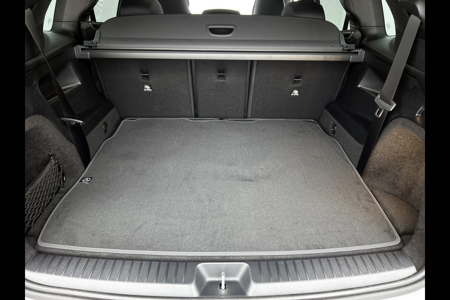 Mercedes-Benz Glb 200 Business Solution AMG 7p. 58 kWh | Premium Plus pakket | Winterpakket | Nightpakket | Parkeerpakket | Trekhaak | Sportstoelen | GUARD 360° | Vast panoramadak | Burmester® 3D surround sound system | 19” vijfspaaks AMG-velgen |