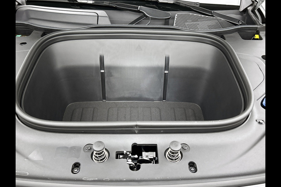 Mercedes-Benz Glb 200 Business Solution AMG 7p. 58 kWh | Premium Plus pakket | Winterpakket | Nightpakket | Parkeerpakket | Trekhaak | Sportstoelen | GUARD 360° | Vast panoramadak | Burmester® 3D surround sound system | 19” vijfspaaks AMG-velgen |