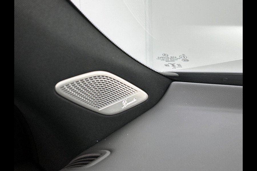 Mercedes-Benz Glb 200 Business Solution AMG 7p. 58 kWh | Premium Plus pakket | Winterpakket | Nightpakket | Parkeerpakket | Trekhaak | Sportstoelen | GUARD 360° | Vast panoramadak | Burmester® 3D surround sound system | 19” vijfspaaks AMG-velgen |