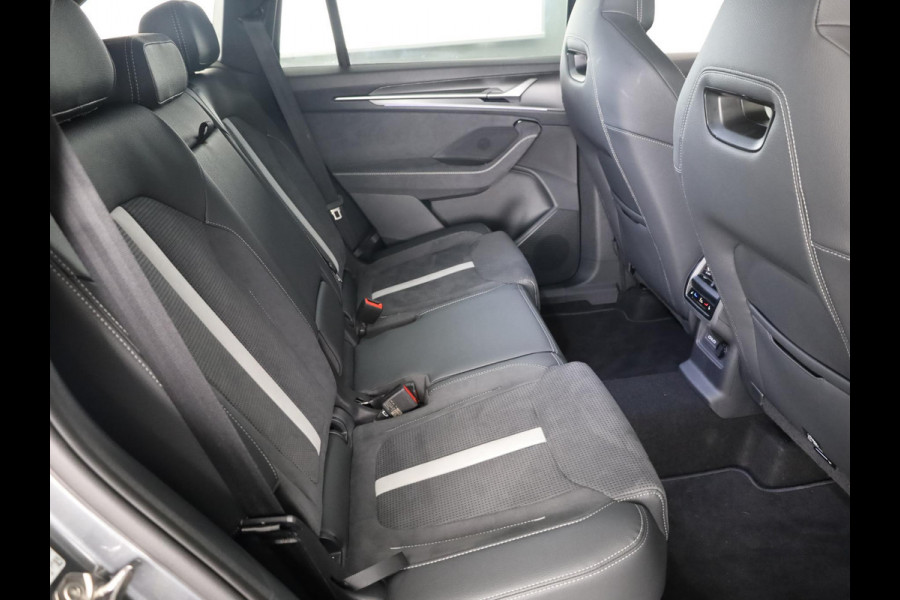 Škoda Kodiaq 1.5 TSI PHEV Sportline Business 204 pk Automaat (DSG) | Verlengde garantie | Panoramadak | Trekhaak (wegklapbaar) | Parkeersensoren | Achteruitrijcamera | Stoelverwarming v/a |
