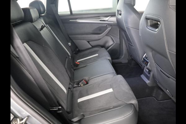 Škoda Kodiaq 1.5 TSI PHEV Sportline Business 204 pk Automaat (DSG) | Verlengde garantie | Panoramadak | Trekhaak (wegklapbaar) | Parkeersensoren | Achteruitrijcamera | Stoelverwarming v/a |