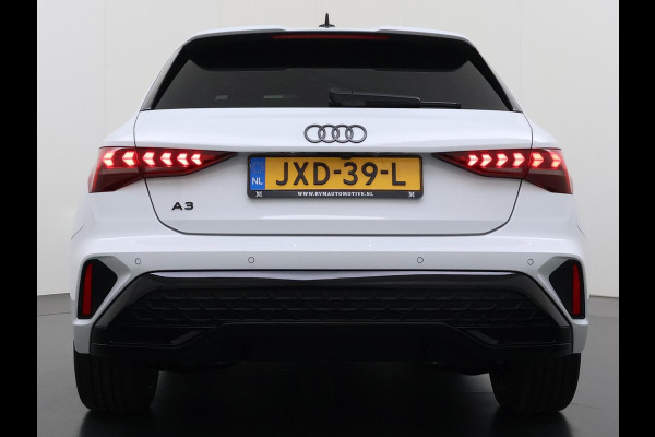 Audi A3 Sportback 45 TFSI e S edition Competition 272pk PHEV| 8.000KM!  | VAN: 44.900,- VOOR: 42.877,- | INCL. BTW | 143km RANGE WLTP!! | ADD. CRUISE | PANORAMADAK | FABRIEKSGARANTIE t/m 04-2027| MEGA COMPLETE AUTO| S-LINE BINNEN + BUITEN| LEDER|