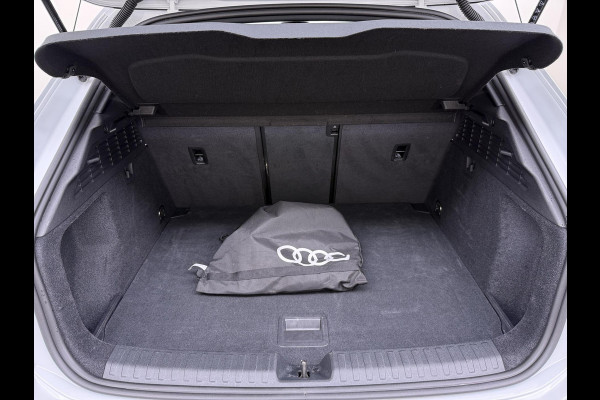 Audi A3 Sportback 45 TFSI e S edition Competition 272pk PHEV| 8.000KM!  | VAN: 44.900,- VOOR: 42.877,- | INCL. BTW | 143km RANGE WLTP!! | ADD. CRUISE | PANORAMADAK | FABRIEKSGARANTIE t/m 04-2027| MEGA COMPLETE AUTO| S-LINE BINNEN + BUITEN| LEDER|