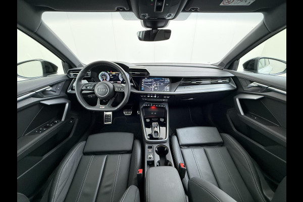 Audi A3 Sportback 45 TFSI e S edition Competition 272pk PHEV| 8.000KM!  | VAN: 44.900,- VOOR: 42.877,- | INCL. BTW | 143km RANGE WLTP!! | ADD. CRUISE | PANORAMADAK | FABRIEKSGARANTIE t/m 04-2027| MEGA COMPLETE AUTO| S-LINE BINNEN + BUITEN| LEDER|