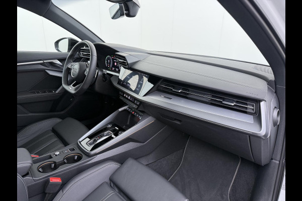 Audi A3 Sportback 45 TFSI e S edition Competition 272pk PHEV| 8.000KM!  | VAN: 44.900,- VOOR: 42.877,- | INCL. BTW | 143km RANGE WLTP!! | ADD. CRUISE | PANORAMADAK | FABRIEKSGARANTIE t/m 04-2027| MEGA COMPLETE AUTO| S-LINE BINNEN + BUITEN| LEDER|