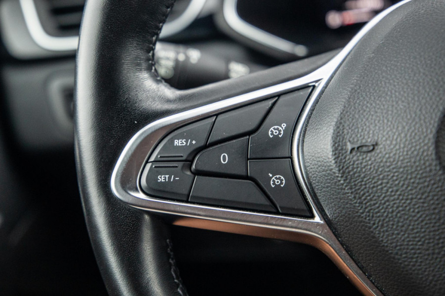 Renault Captur 1.6 E-Tech plug-in hybrid 160 iconic BLACK LINE / CRUISE CONTROLE / NAVI / CARPLAY