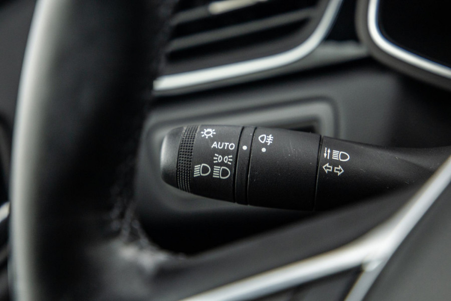 Renault Captur 1.6 E-Tech plug-in hybrid 160 iconic BLACK LINE / CRUISE CONTROLE / NAVI / CARPLAY