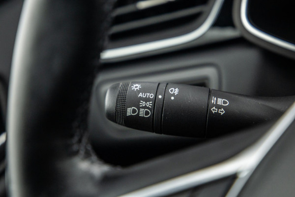 Renault Captur 1.6 E-Tech plug-in hybrid 160 iconic BLACK LINE / CRUISE CONTROLE / NAVI / CARPLAY