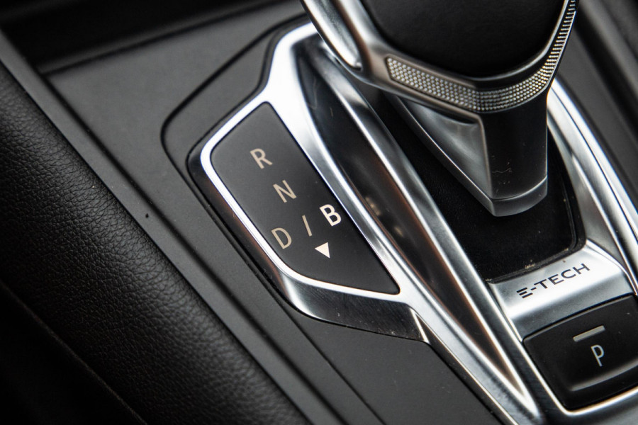Renault Captur 1.6 E-Tech plug-in hybrid 160 iconic BLACK LINE / CRUISE CONTROLE / NAVI / CARPLAY