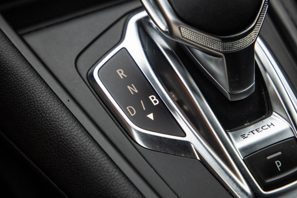 Renault Captur 1.6 E-Tech plug-in hybrid 160 iconic BLACK LINE / CRUISE CONTROLE / NAVI / CARPLAY