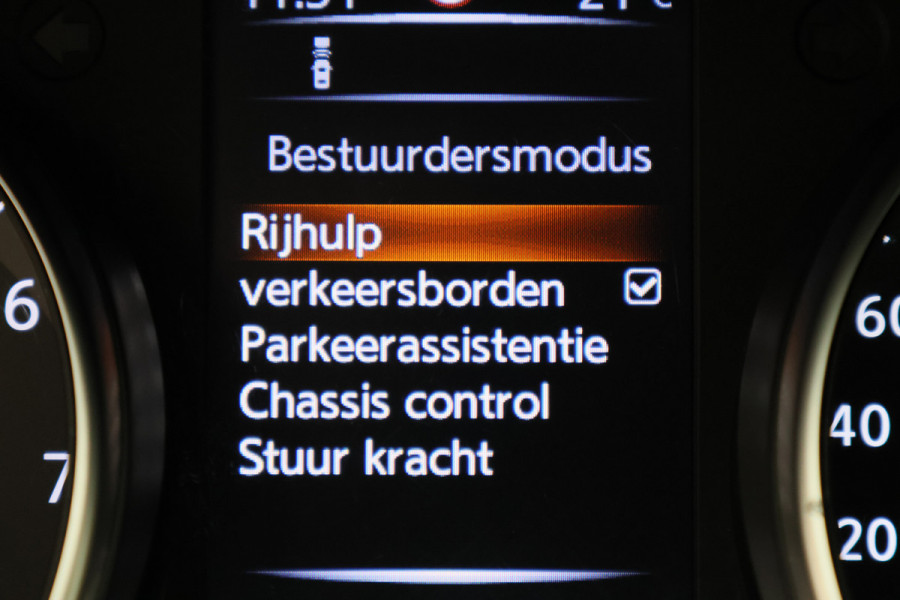 Nissan QASHQAI 1.2 N-Connecta Panoramadak, 360° Camera, Cruise, Bluetooth, Rijstrooksenor, PDC, 18''