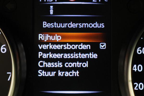 Nissan QASHQAI 1.2 N-Connecta Panoramadak, 360° Camera, Cruise, Bluetooth, Rijstrooksenor, PDC, 18''