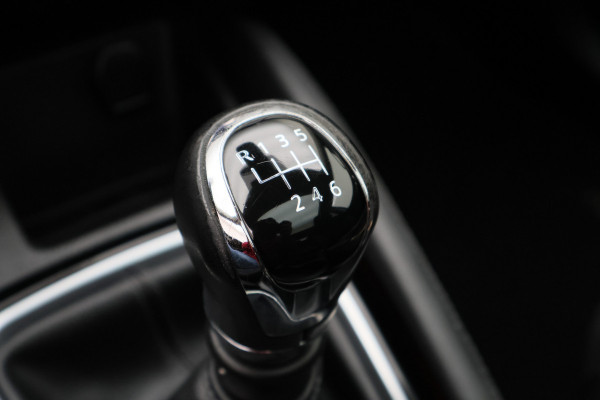 Nissan QASHQAI 1.2 N-Connecta Panoramadak, 360° Camera, Cruise, Bluetooth, Rijstrooksenor, PDC, 18''