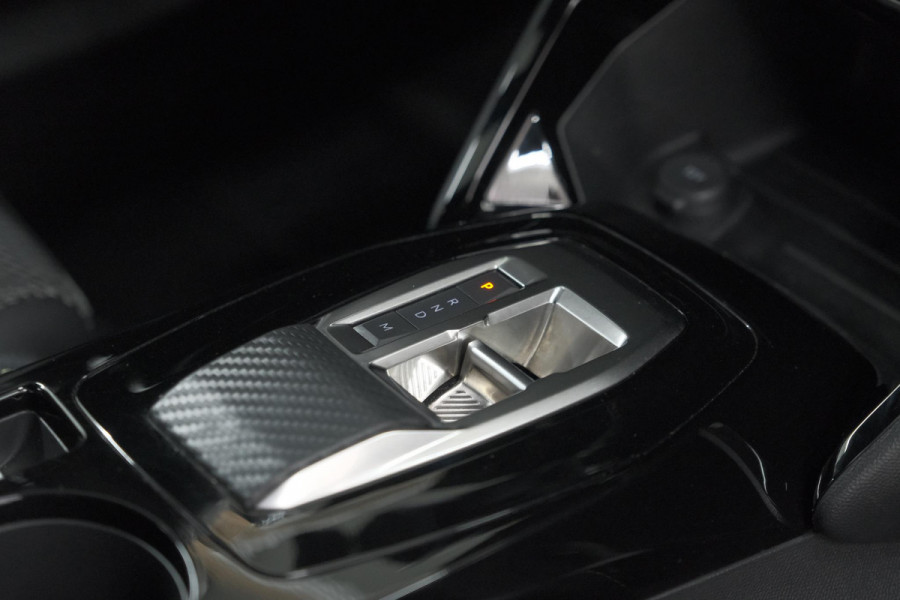Peugeot 2008 1.2 Hybrid 145 GT | Camera | Apple Carplay | Parkeersensoren