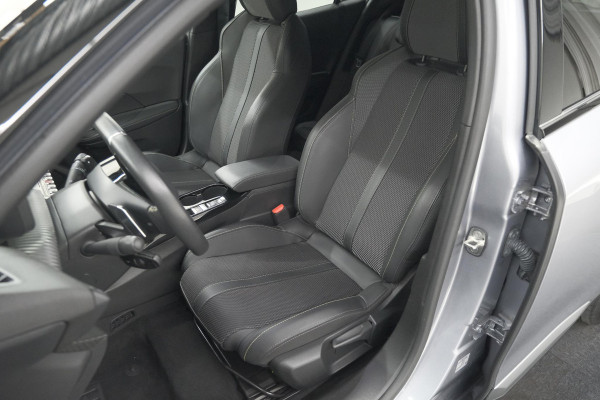 Peugeot 2008 1.2 Hybrid 145 GT | Camera | Apple Carplay | Parkeersensoren