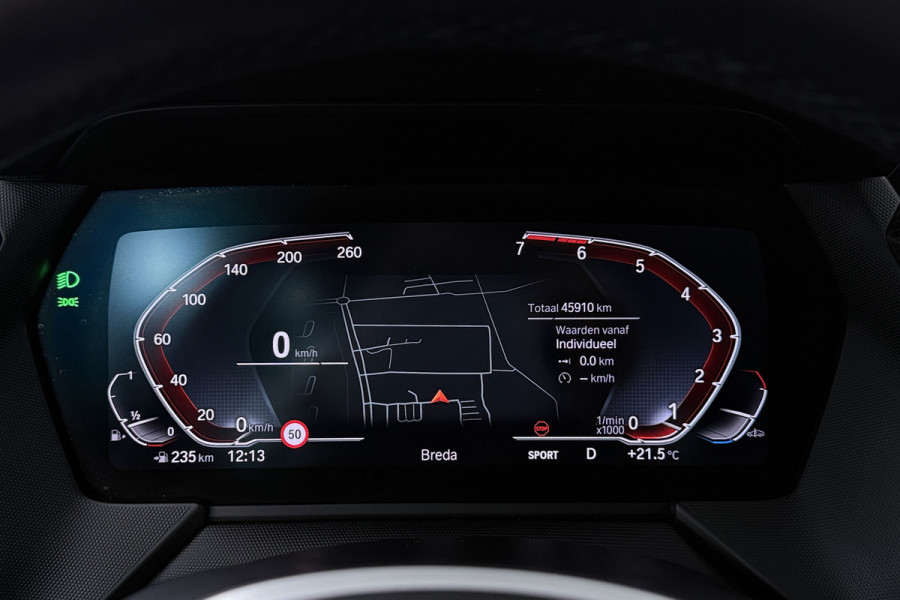 BMW 1-serie 118i High Executive (NAVIGATIE, SFEERVERLICHTING, CAMERA, SPORTSTOELEN, DEALER ONDERHOUDEN, 1e EIGENAAR)