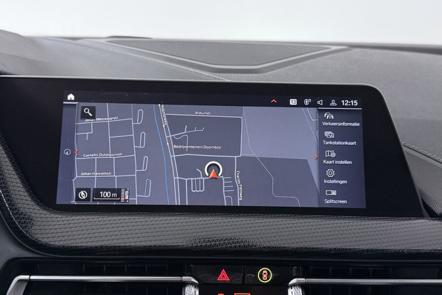 BMW 1-serie 118i High Executive (NAVIGATIE, SFEERVERLICHTING, CAMERA, SPORTSTOELEN, DEALER ONDERHOUDEN, 1e EIGENAAR)