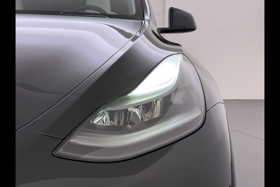 Tesla Model Y **RWD** Long Range 75kWh SOH 95% Lmv 20" Ivoor Leder Warmtepomp FSD-4 Computer Elek.Stoelen+Memory Panoramadak Navi Camera's Ecc Elek.Achterklep Privacy Glas Led AMD Ryzen™ Fabrieksgarantie tot 27-6-2028 Garantie op Accu en Motor tot 27-6-2032/192.000km 1e Eigenaar Origineel Nederlandse Auto
