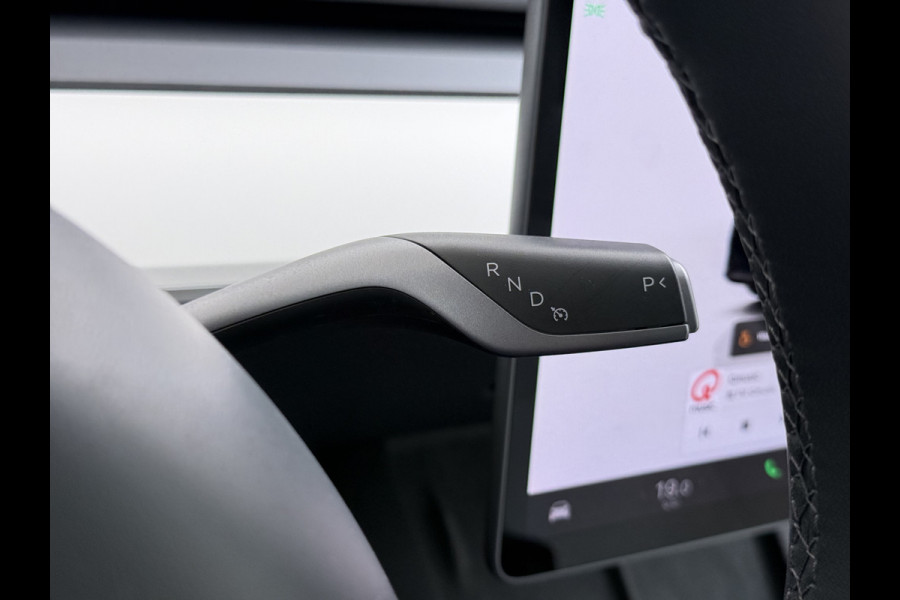 Tesla Model Y **RWD** Long Range 75kWh SOH 95% Lmv 20" Ivoor Leder Warmtepomp FSD-4 Computer Elek.Stoelen+Memory Panoramadak Navi Camera's Ecc Elek.Achterklep Privacy Glas Led AMD Ryzen™ Fabrieksgarantie tot 27-6-2028 Garantie op Accu en Motor tot 27-6-2032/192.000km 1e Eigenaar Origineel Nederlandse Auto