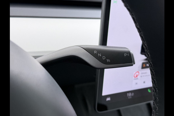 Tesla Model Y **RWD** Long Range 75kWh SOH 95% Lmv 20" Ivoor Leder Warmtepomp FSD-4 Computer Elek.Stoelen+Memory Panoramadak Navi Camera's Ecc Elek.Achterklep Privacy Glas Led AMD Ryzen™ Fabrieksgarantie tot 27-6-2028 Garantie op Accu en Motor tot 27-6-2032/192.000km 1e Eigenaar Origineel Nederlandse Auto