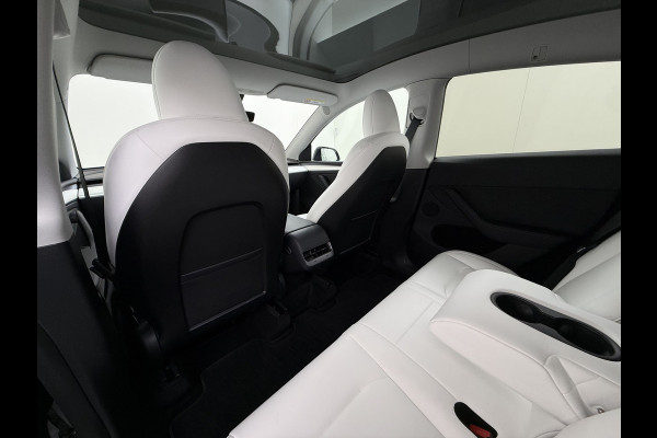Tesla Model Y **RWD** Long Range 75kWh SOH 95% Lmv 20" Ivoor Leder Warmtepomp FSD-4 Computer Elek.Stoelen+Memory Panoramadak Navi Camera's Ecc Elek.Achterklep Privacy Glas Led AMD Ryzen™ Fabrieksgarantie tot 27-6-2028 Garantie op Accu en Motor tot 27-6-2032/192.000km 1e Eigenaar Origineel Nederlandse Auto