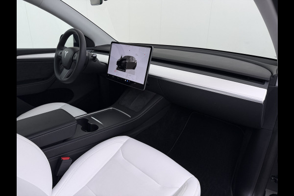 Tesla Model Y **RWD** Long Range 75kWh SOH 95% Lmv 20" Ivoor Leder Warmtepomp FSD-4 Computer Elek.Stoelen+Memory Panoramadak Navi Camera's Ecc Elek.Achterklep Privacy Glas Led AMD Ryzen™ Fabrieksgarantie tot 27-6-2028 Garantie op Accu en Motor tot 27-6-2032/192.000km 1e Eigenaar Origineel Nederlandse Auto