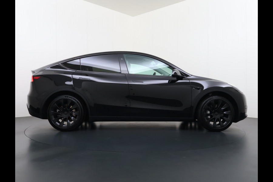 Tesla Model Y **RWD** Long Range 75kWh SOH 95% Lmv 20" Ivoor Leder Warmtepomp FSD-4 Computer Elek.Stoelen+Memory Panoramadak Navi Camera's Ecc Elek.Achterklep Privacy Glas Led AMD Ryzen™ Fabrieksgarantie tot 27-6-2028 Garantie op Accu en Motor tot 27-6-2032/192.000km 1e Eigenaar Origineel Nederlandse Auto