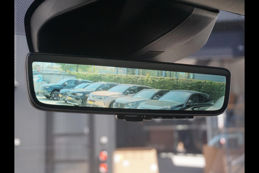 Opel Vivaro-e Dubbele Cabine 75kWh | STX Sport | Mooiste  bus van NL (!) | Lederen bekleding | Spoilerpakket | 18 inch Lichtmetalen velgen | Dynamic Comfort NAV Pakket | Winterpakket | 2x schuifdeur | Betimmering | Comfortstoelen |