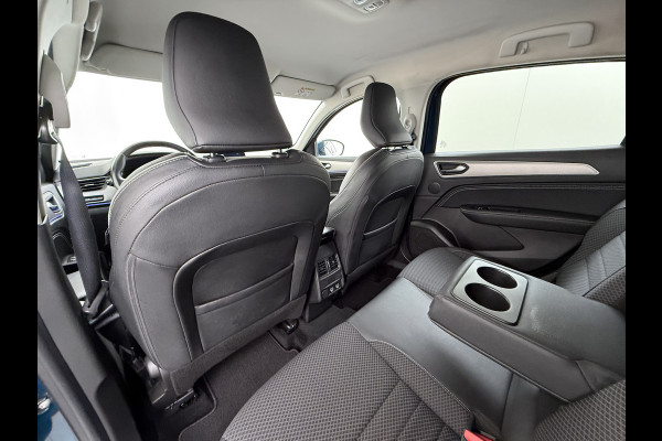 Renault Arkana 1.6 E-Tech Hybrid 145PK Automaat Trekhaak Adap.Cruise Navi Camera Ecc Apple Carplay Android Auto Intens Regen-Lichtsensor Lmv 18" Privacy Glas Pdc Bluetooth DAB Lane Assist Isofix Origineel Nederlandse Auto