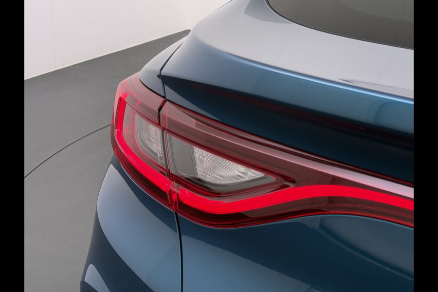 Renault Arkana 1.6 E-Tech Hybrid 145PK Automaat Trekhaak Adap.Cruise Navi Camera Ecc Apple Carplay Android Auto Intens Regen-Lichtsensor Lmv 18" Privacy Glas Pdc Bluetooth DAB Lane Assist Isofix Origineel Nederlandse Auto