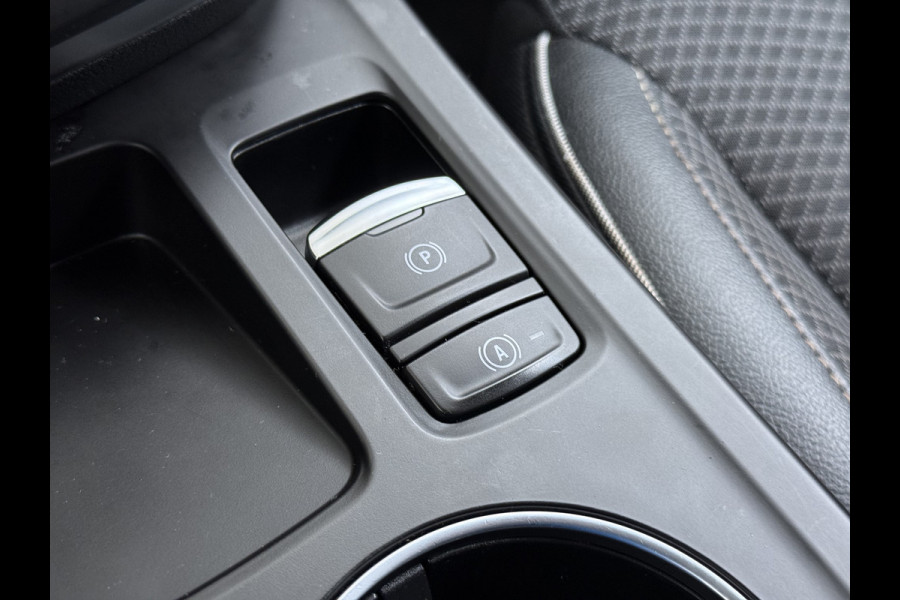 Renault Arkana 1.6 E-Tech Hybrid 145PK Automaat Trekhaak Adap.Cruise Navi Camera Ecc Apple Carplay Android Auto Intens Regen-Lichtsensor Lmv 18" Privacy Glas Pdc Bluetooth DAB Lane Assist Isofix Origineel Nederlandse Auto