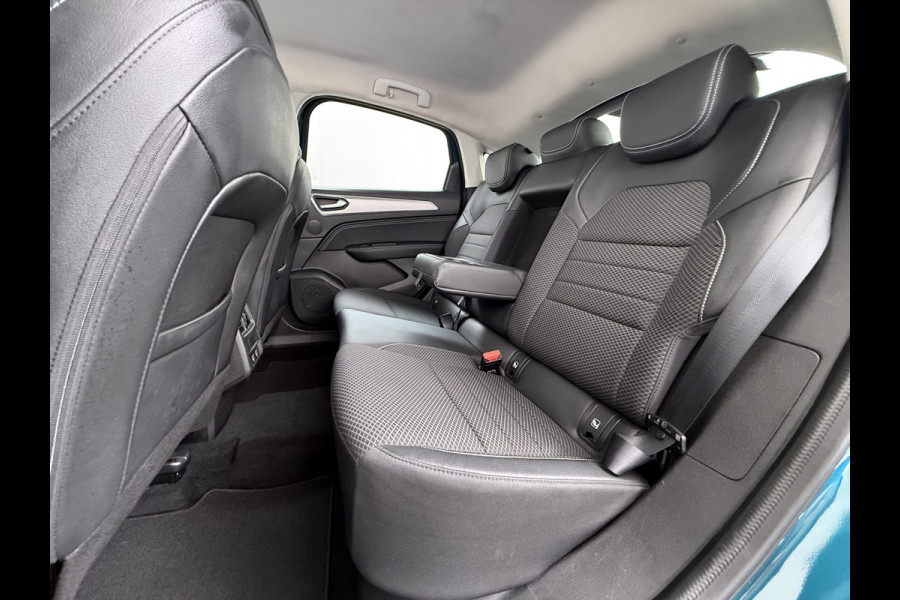 Renault Arkana 1.6 E-Tech Hybrid 145PK Automaat Trekhaak Adap.Cruise Navi Camera Ecc Apple Carplay Android Auto Intens Regen-Lichtsensor Lmv 18" Privacy Glas Pdc Bluetooth DAB Lane Assist Isofix Origineel Nederlandse Auto