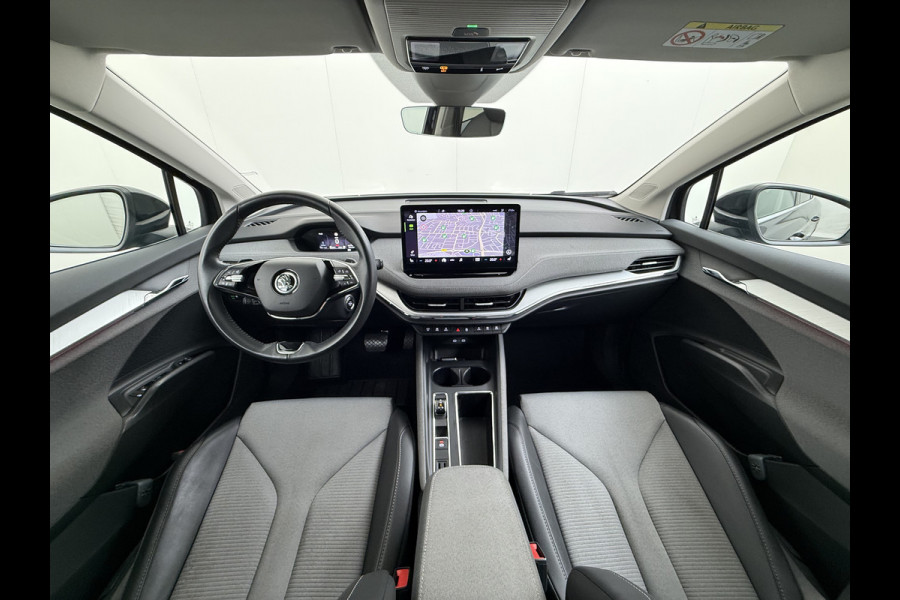 Škoda ENYAQ iV 80 SOH 95% Trekhaak 3-Zone Ecc Stuur+Stoelverwarming Lmv 21" Camera Apple Carplay Android Auto Keyless advanced Pdc Led Privacy Glas P-Assist DAB Isofix Rijstrooksensor 1.000KG Trekgewicht 1e Eigenaar Origineel Nederlandse Auto