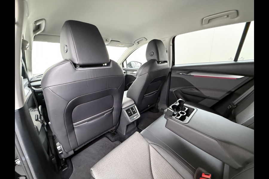 Škoda ENYAQ iV 80 SOH 95% Trekhaak 3-Zone Ecc Stuur+Stoelverwarming Lmv 21" Camera Apple Carplay Android Auto Keyless advanced Pdc Led Privacy Glas P-Assist DAB Isofix Rijstrooksensor 1.000KG Trekgewicht 1e Eigenaar Origineel Nederlandse Auto